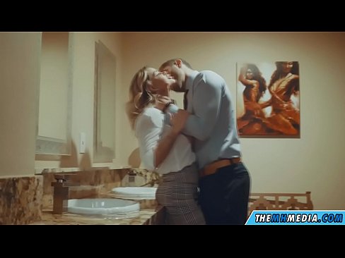 ❤️ Калі грудастая бландынка спакушае цябе ў грамадскім туалете Чортнае відэа  у нас be.3dhentaix.ru ️❤